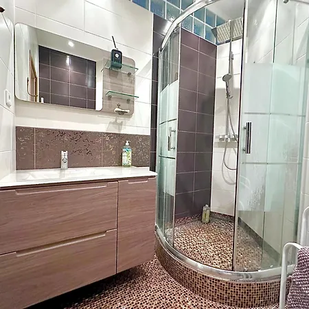 3 Pieces 100m2 Balcon Centre Juan 2 Pas Des Plages 아파트