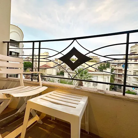 3 Pieces 100m2 Balcon Centre Juan 2 Pas Des Plages * Antibes