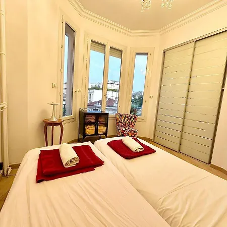3 Pieces 100m2 Balcon Centre Juan 2 Pas Des Plages *
