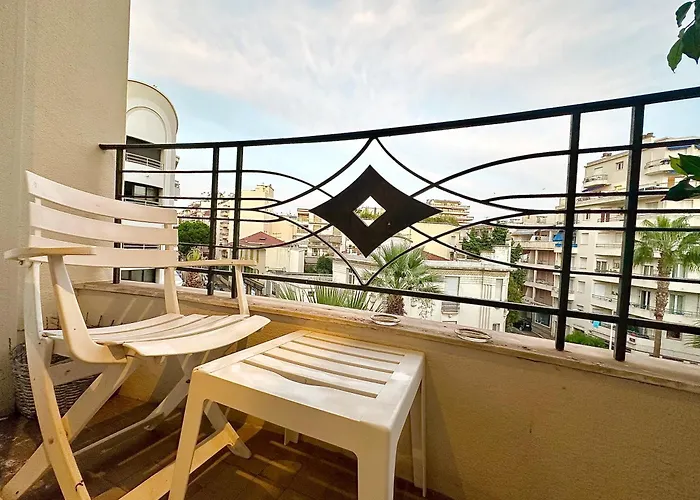 3 Pieces 100m2 Balcon Centre Juan 2 Pas Des Plages * אנטיב