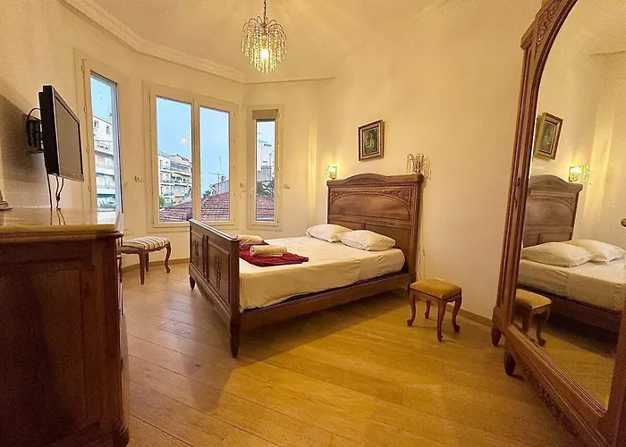 Apartment 3 Pieces 100m2 Balcon Centre Juan 2 Pas Des Plages