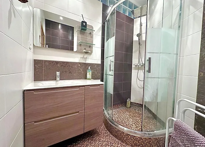 3 Pieces 100m2 Balcon Centre Juan 2 Pas Des Plages * Antibes